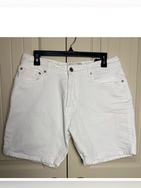 ZARA MAN Men’s White Denim Shorts Size 31 6.5” Inseam Summer
